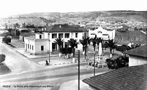 Arzew  La Poste et le Monument aux Morts
